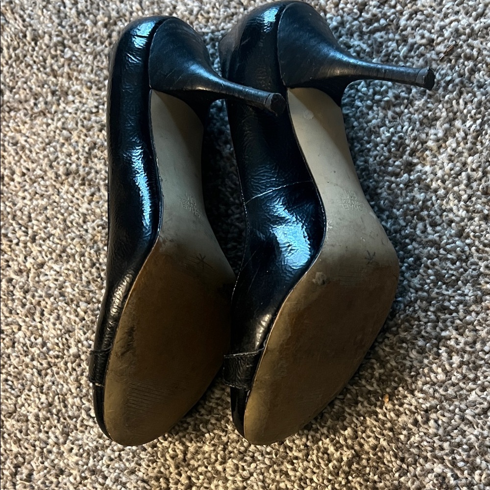 Michael Kors Black Patent Leather Logo Round-Toe Pumps - Picture 3 of 5